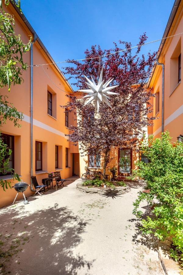 Idyllisches Haus Mitten In Berlin Berlim Exterior foto